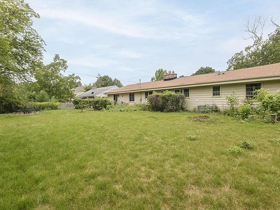 3rd image of 8934 N Lake DRIVE