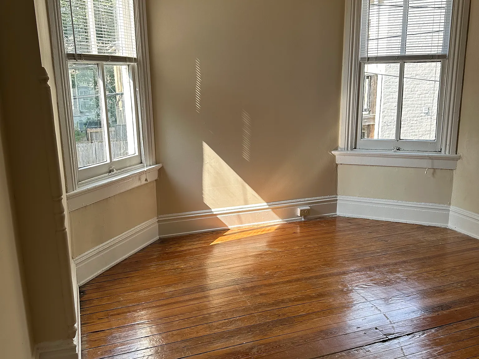 3 bed, 1300 sqft, $2,299 — Photo 3