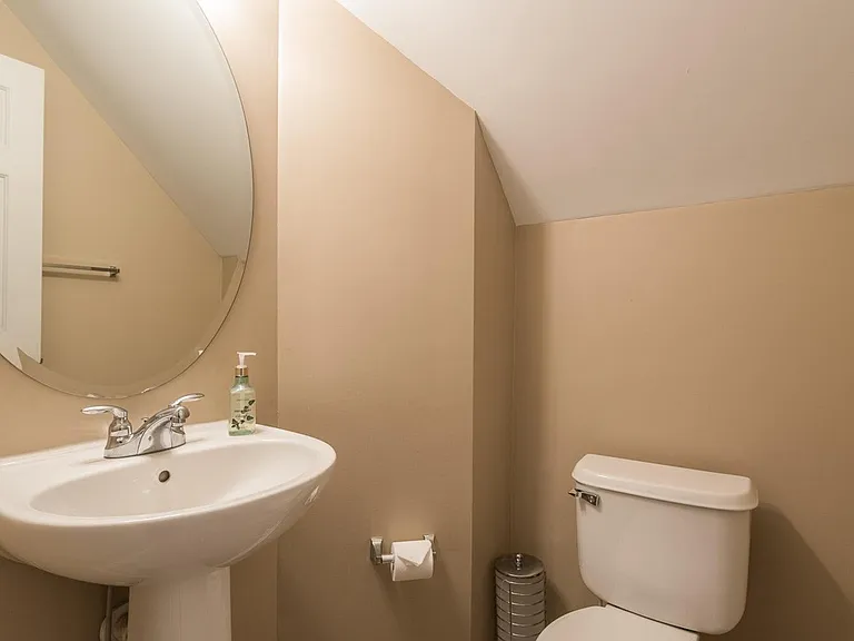 104 Hutson Ln — Photo 13