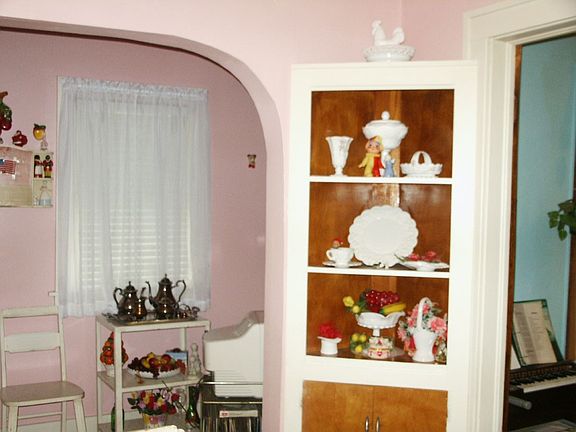 Dining room built in