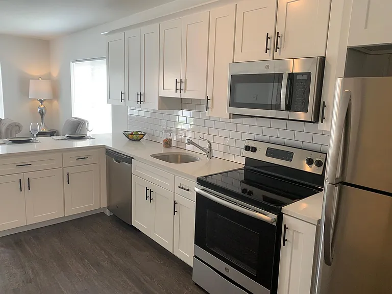 64 Park Ave #1E — Photo 3