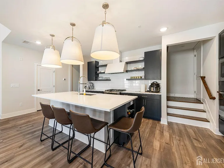 707 Station Rd — Photo 10