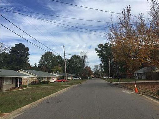 5th image of 2818 Camellia Dr