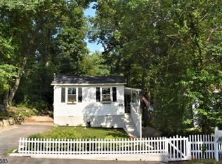 109 Vermont Trl, Hopatcong, NJ 07843