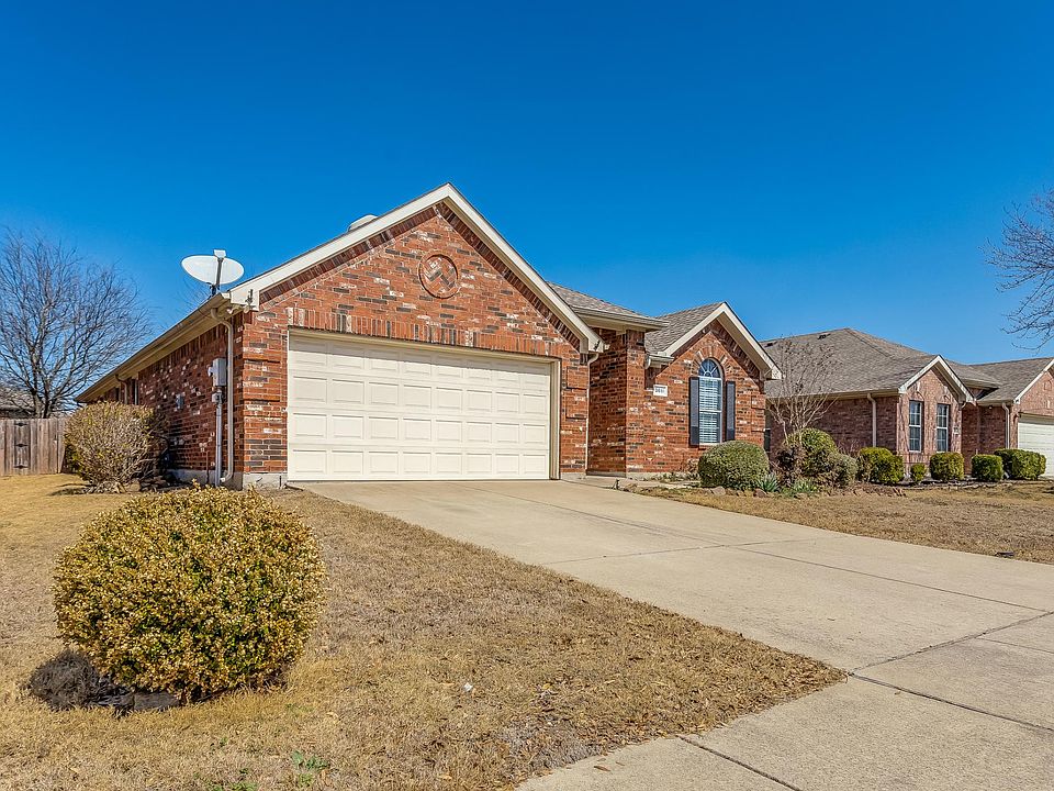 1st image of 3611 Redwood Cir