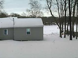 14 W Shore Dr, Exeter, RI 02822