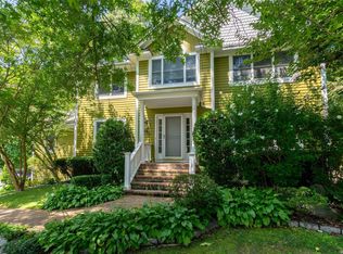 5 Southcrest Ct, Huntington, NY 11743