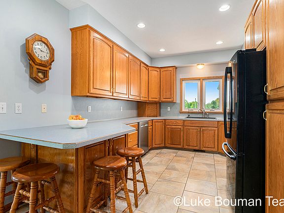 5th image of 13621 Maple Valley Dr