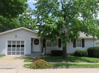 206 S Washington St, Paris, MO 65275