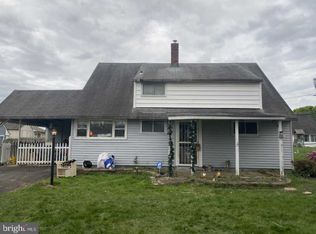 56 Woodbine Rd, Levittown, PA 19057