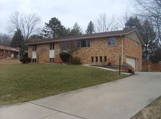 2622 Blue Rock Dr, Dayton, OH 45434