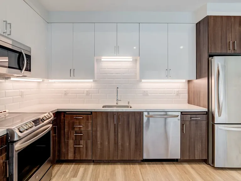 Maya Apartments at 535 Kingsley Dr in Los Angeles — Photo 17