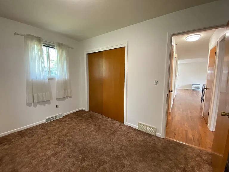 675 Ithaca Dr — Photo 17
