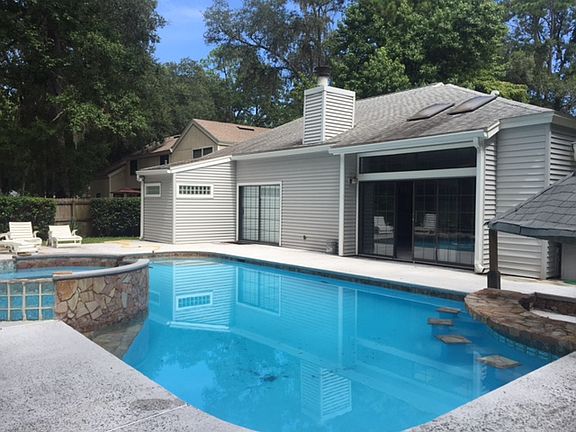 2nd image of 4876 Northford Pl W
