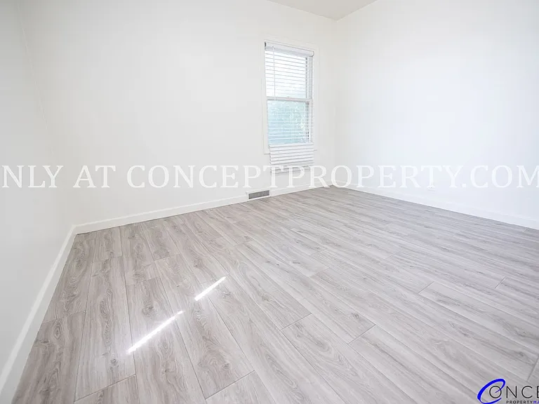 Ponderosa — Photo 187