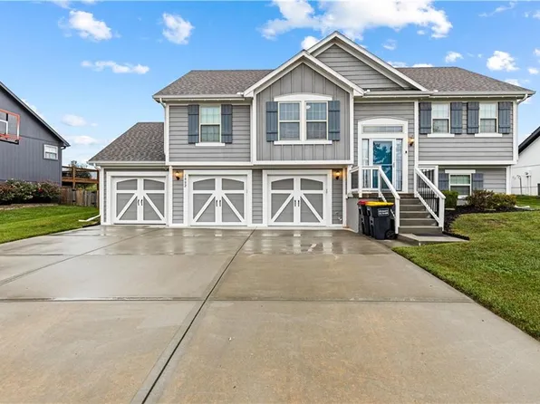 1002 W 10th Ave, Kearney, MO 64060