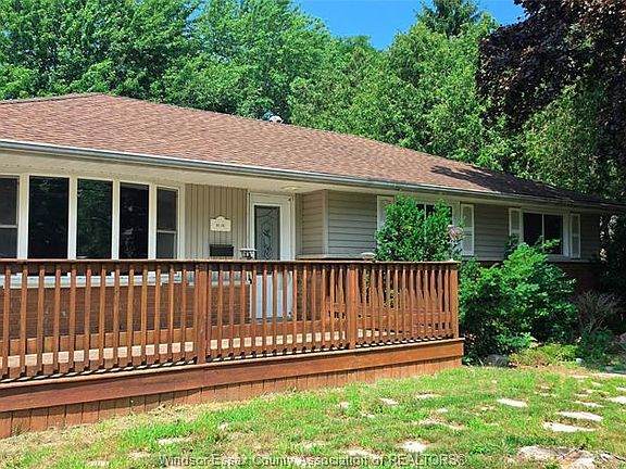 2nd image of 1050 Bartlet Dr