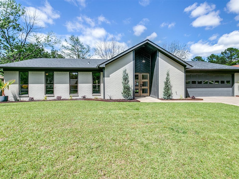 1st image of 2810 Canyon Dr