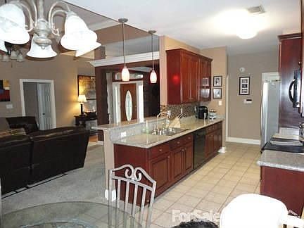 Open Floorplan
						:
						Great open floorplan