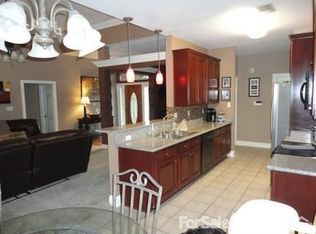 805 S Hawthorn Ct, Slidell, LA 70458