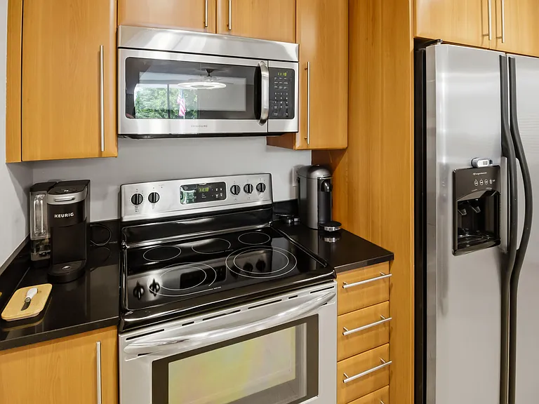 191 SE 20th Ave #210 — Photo 12