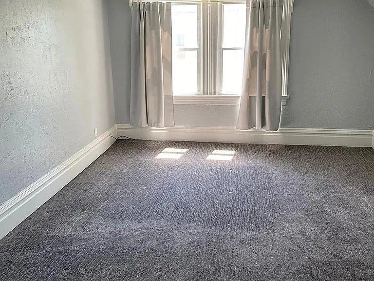 646 Maple Ln #5 — Photo 1