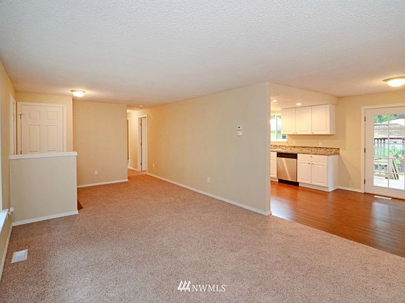 4th image of 3922 NW Rainbow Court