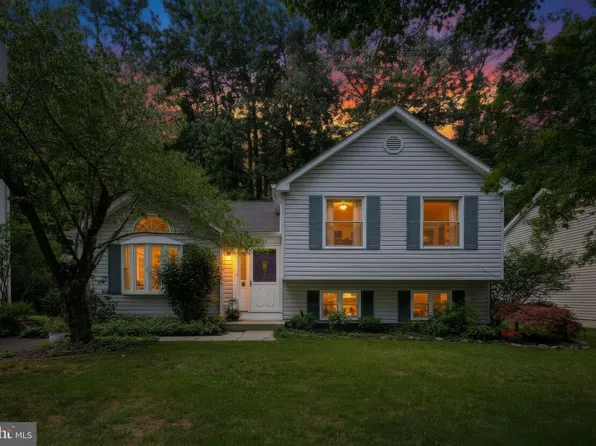 1431 Fairbanks Dr, Hanover, MD 21076