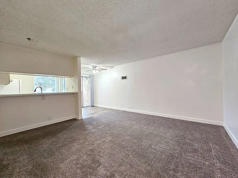 Lake Meadows Apartments — Photo 48