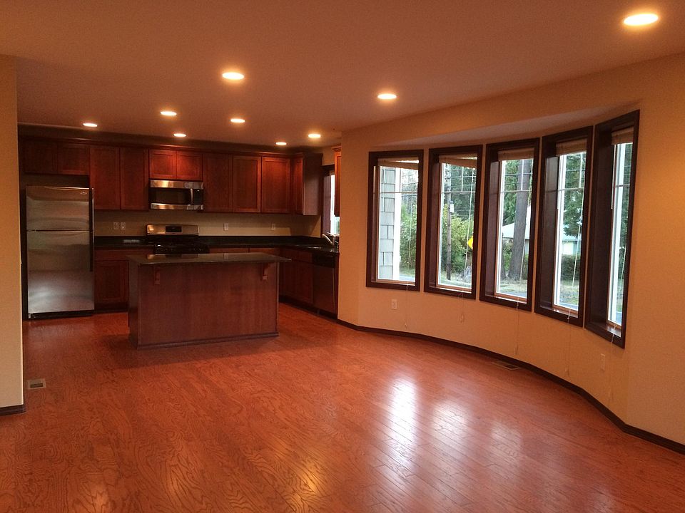 dining room, kitchen