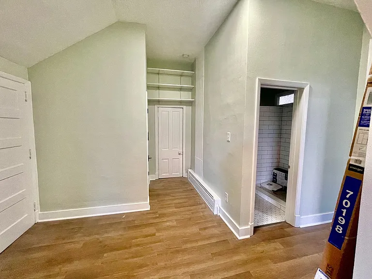 425 Walnut Street (Full Service) — Photo 12