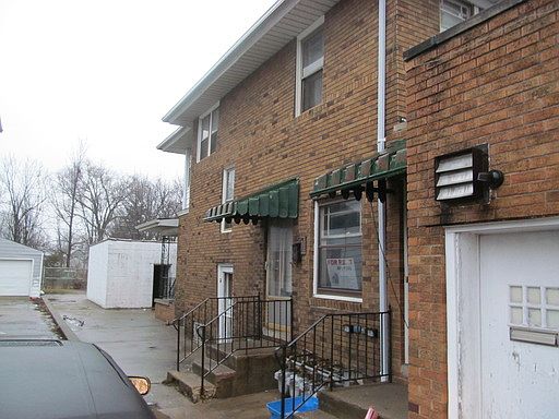 1st image of 1521 1/2 Lincoln Way W