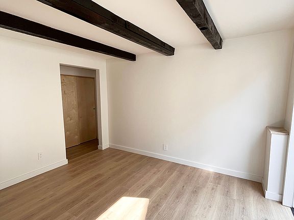 5th image of 4415 Mont Eagle Pl #1/2