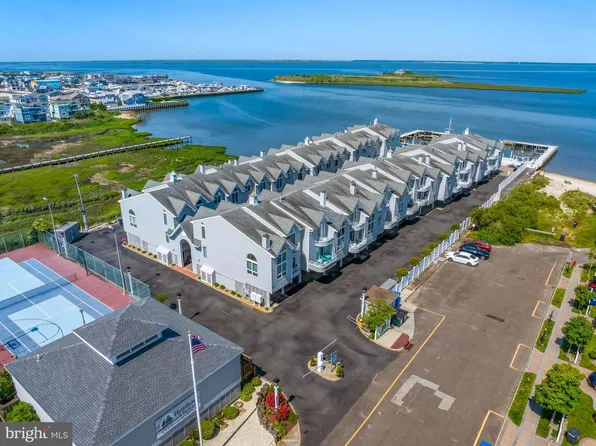 420 8th St APT 3N, Beach Haven, NJ 08008