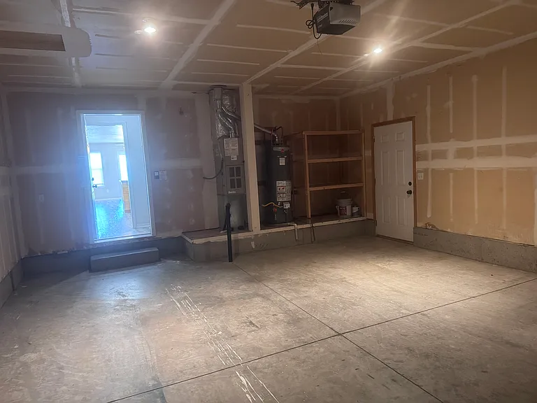 1700 NE Cinder Loop — Photo 38