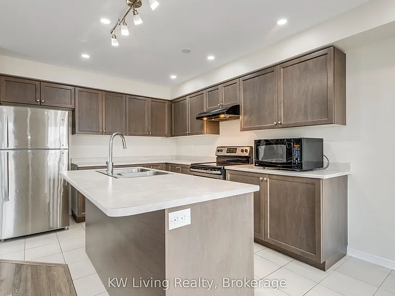 17 Allcroft Ct #UPPER — Photo 5