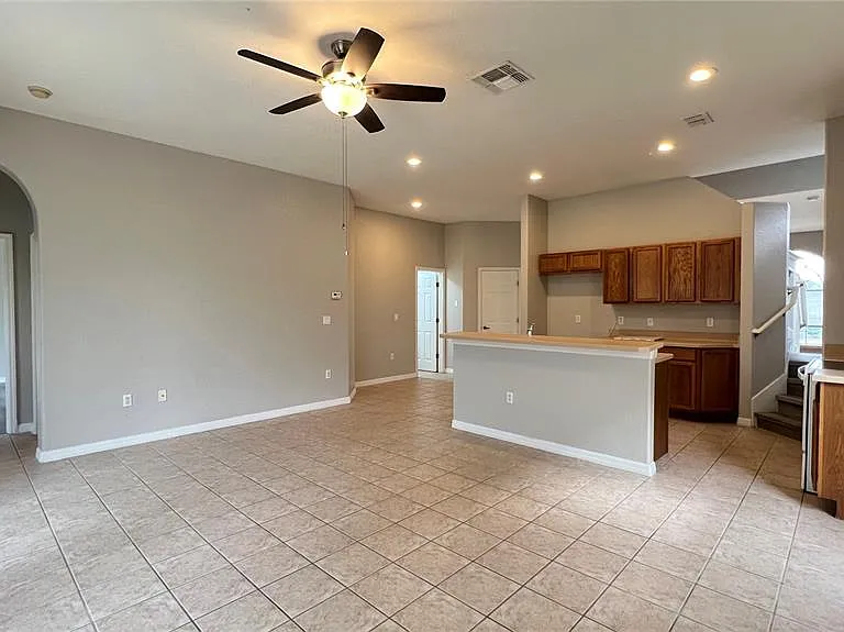 143 Vizcay Way — Photo 14