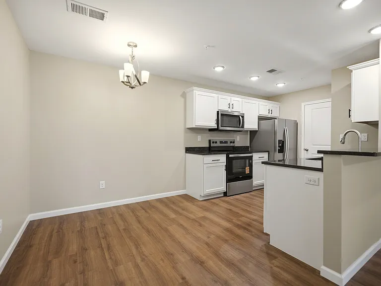 2319 Lantern Ridge Dr — Photo 9
