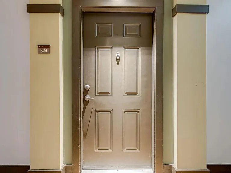 3000 Vanderbilt Pl #324 — Photo 4