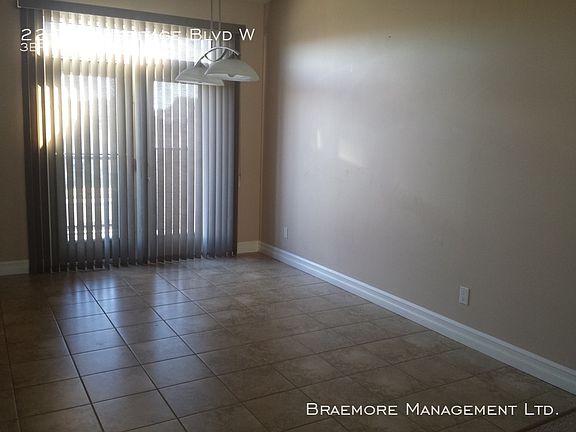 3rd image of 762 Heritage Blvd W #22