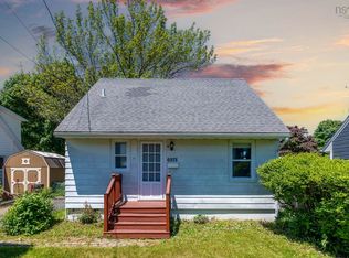6975 Ward Ave, Halifax, NS B3L 2K6