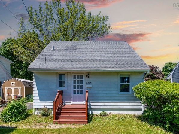 6975 Ward Ave, Halifax, NS B3L 2K6