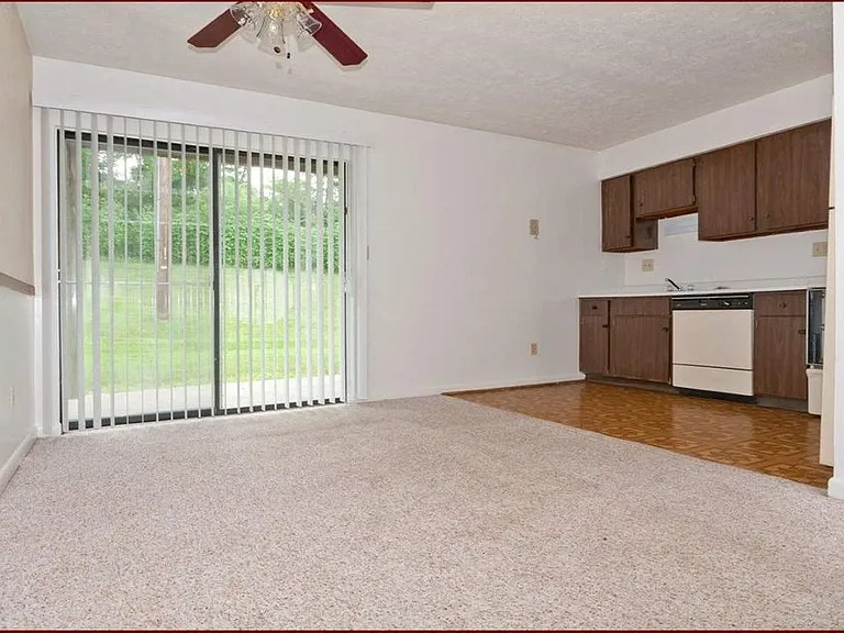 East Pointe Apartments — Photo 50