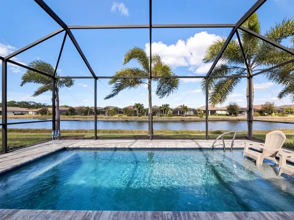 5444 Lampiasi St, Sarasota, FL 34238