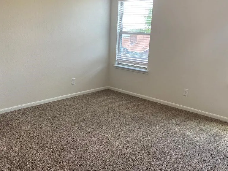 2302 Tulipwood Cv #102 — Photo 4