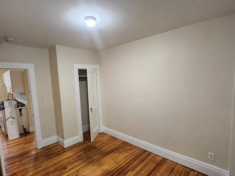 2202 Niagara St #5 — Photo 10