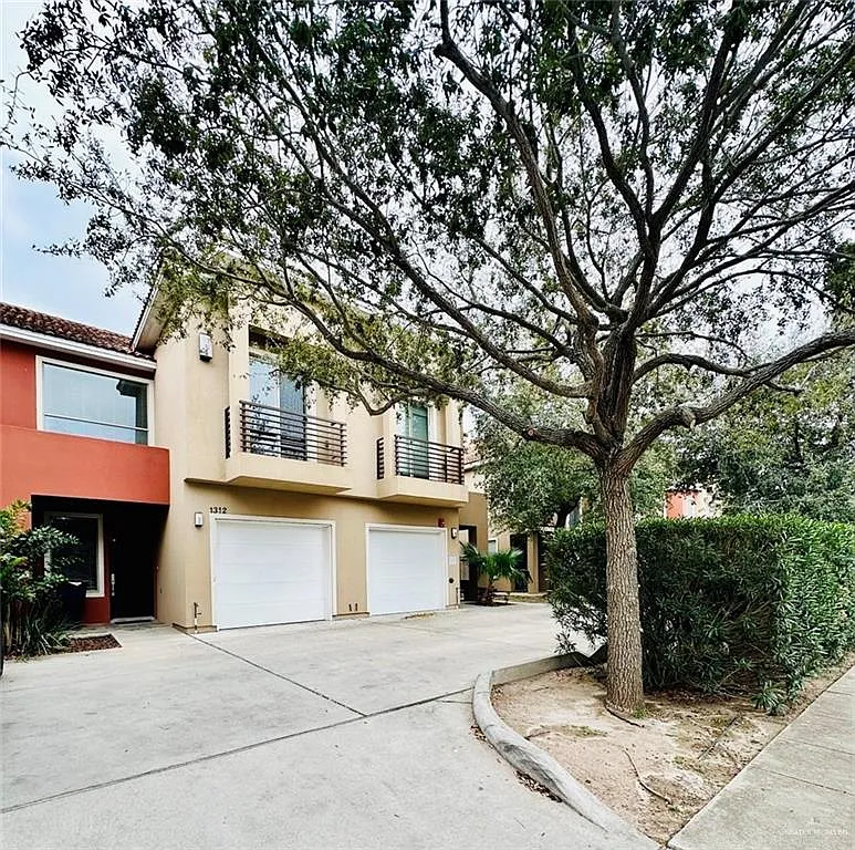 3 bed, 3.0 bath, 1645 sqft, $1,500 — Photo 1