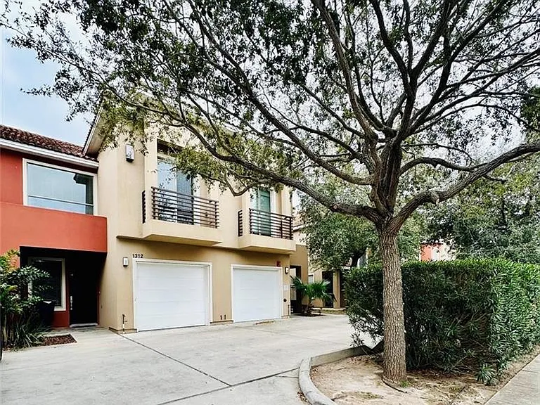 1312 E Pineridge Ave — Photo 1