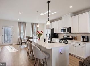 30 Sand Hills Dr, Williamstown, NJ 08094