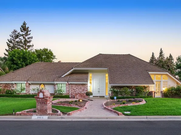 2903 W Cromwell Ave, Fresno, CA 93711